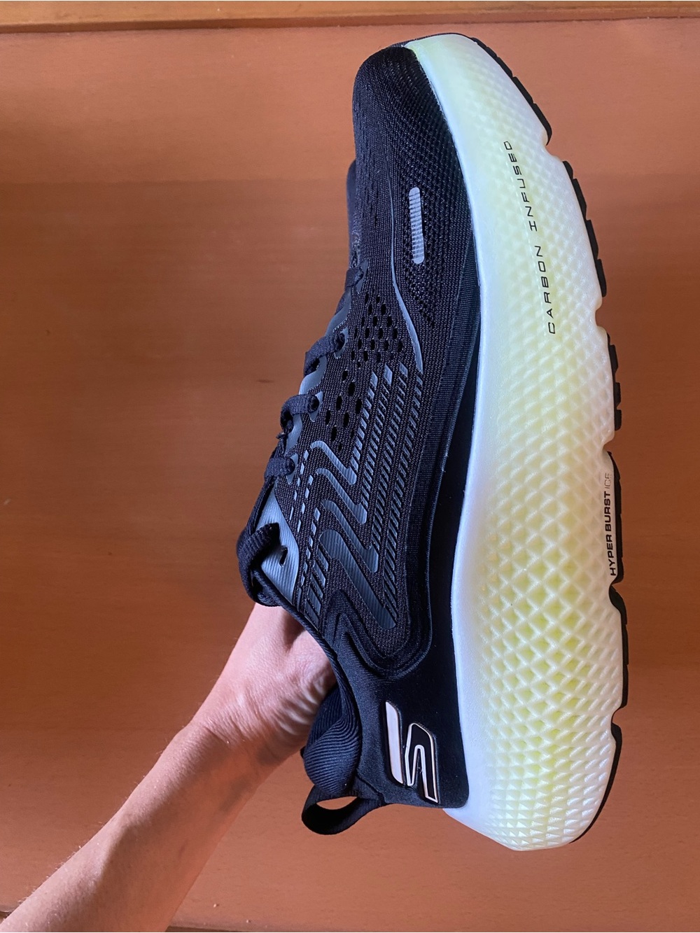 Skechers GO RUN Max 6
